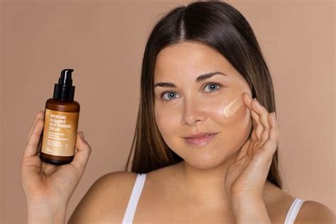 El primer autobronceador natural que no decepciona .